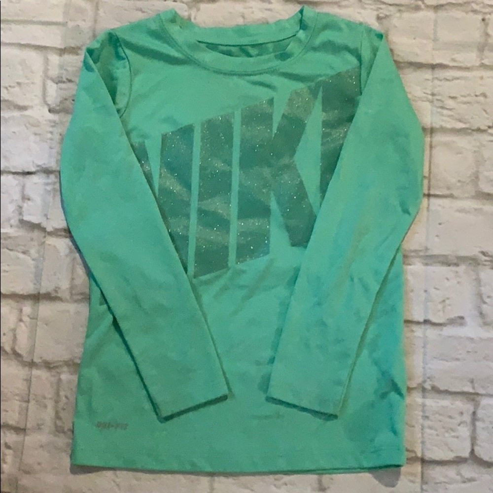 Girls sz 6 Nike L/S tee